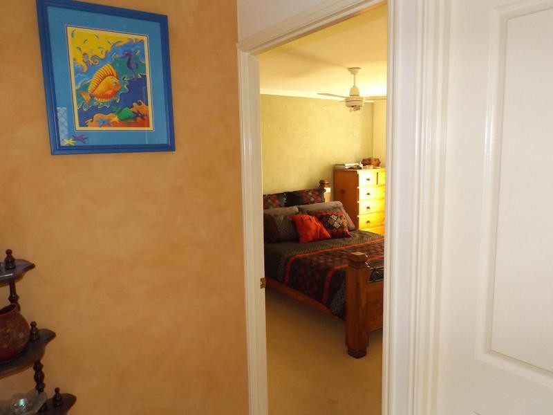 6 Kestrel Ct, Eli Waters QLD 4655