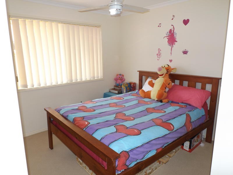 6 Kestrel Ct, Eli Waters QLD 4655