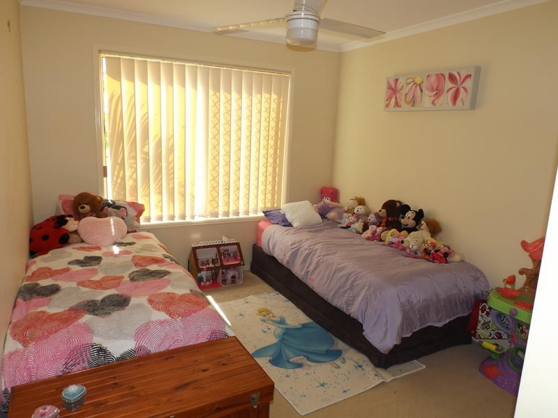 6 Kestrel Ct, Eli Waters QLD 4655