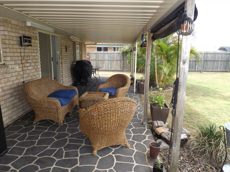 6 Kestrel Ct, Eli Waters QLD 4655