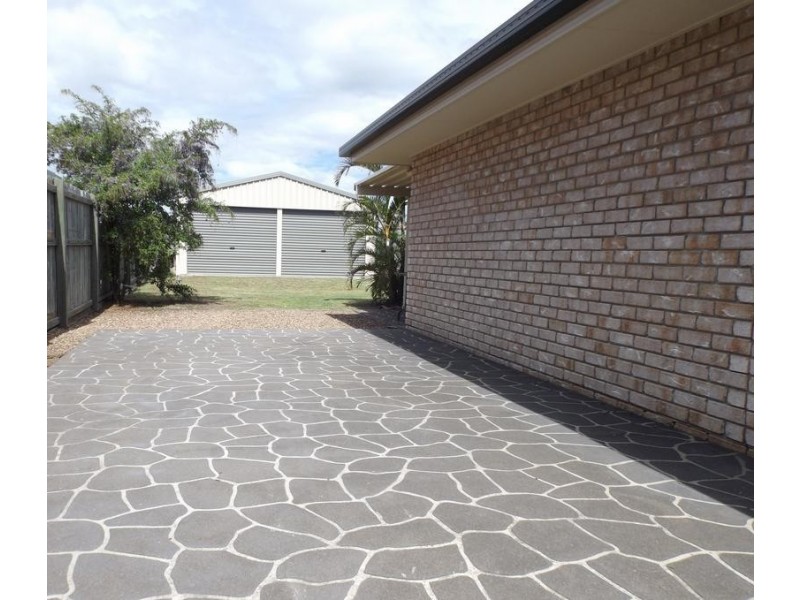 6 Kestrel Ct, Eli Waters QLD 4655