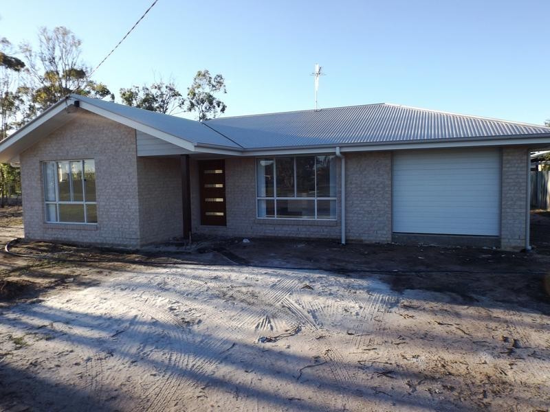 49 Wattle St, Point Vernon QLD 4655