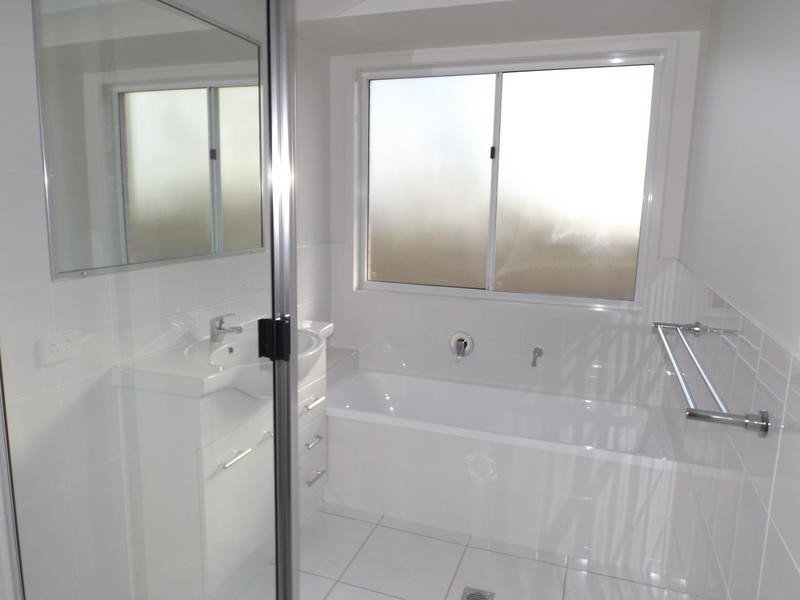 49 Wattle St, Point Vernon QLD 4655