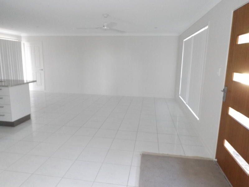 49 Wattle St, Point Vernon QLD 4655