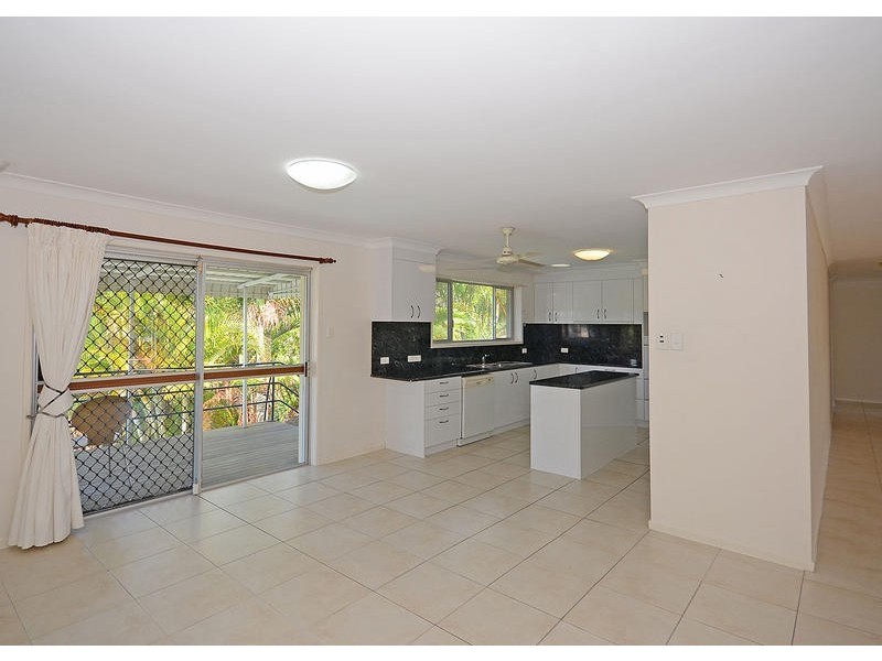 91 Urangan St, Torquay QLD 4655