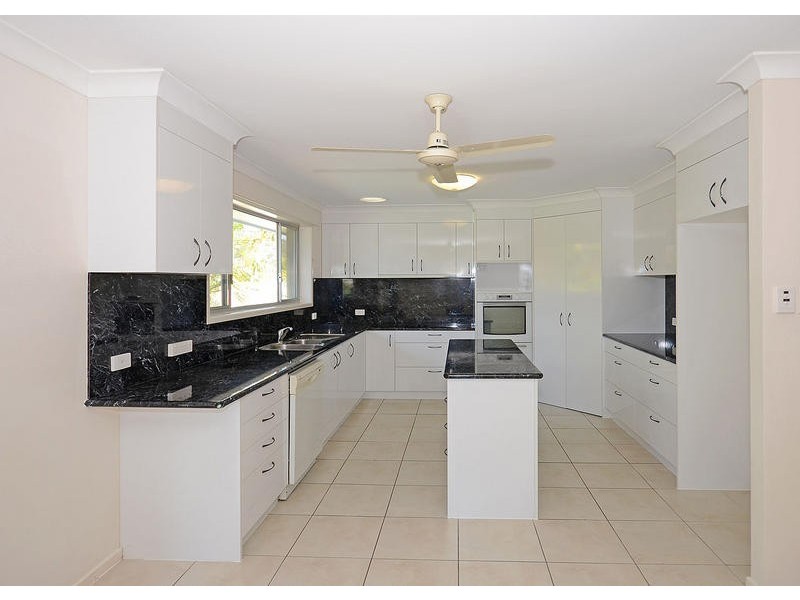 91 Urangan St, Torquay QLD 4655