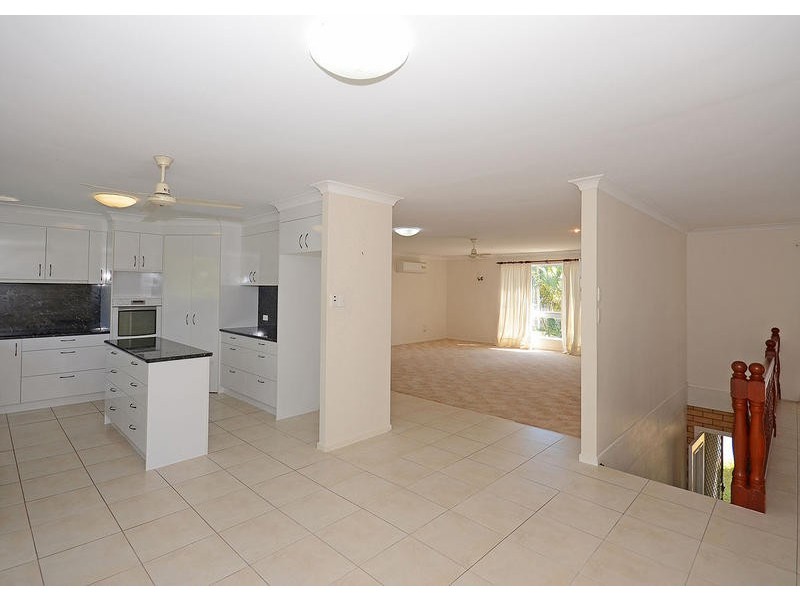 91 Urangan St, Torquay QLD 4655