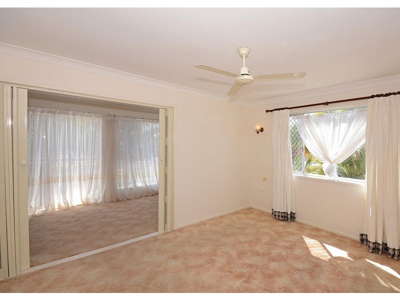 91 Urangan St, Torquay QLD 4655