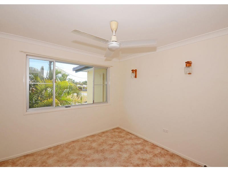 91 Urangan St, Torquay QLD 4655