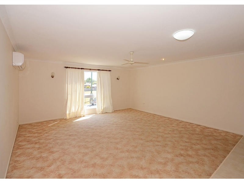 91 Urangan St, Torquay QLD 4655