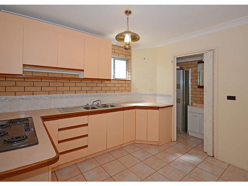 91 Urangan St, Torquay QLD 4655