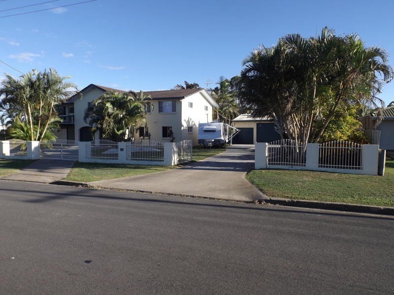91 Urangan St, Torquay QLD 4655