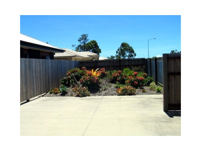 213 Pulgul St, Urangan QLD 4655