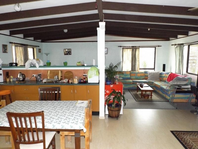 30 Drummond St, Urangan QLD 4655