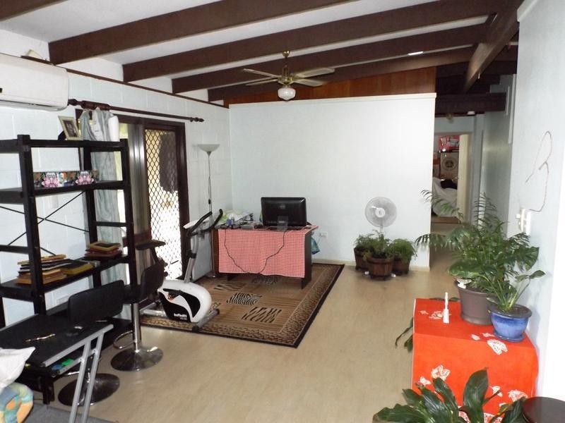 30 Drummond St, Urangan QLD 4655