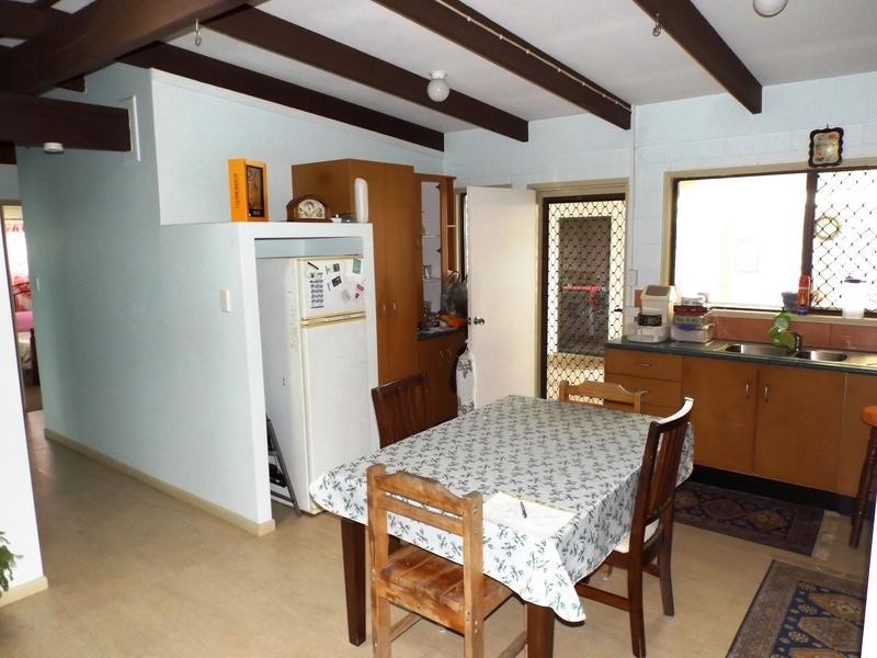 30 Drummond St, Urangan QLD 4655