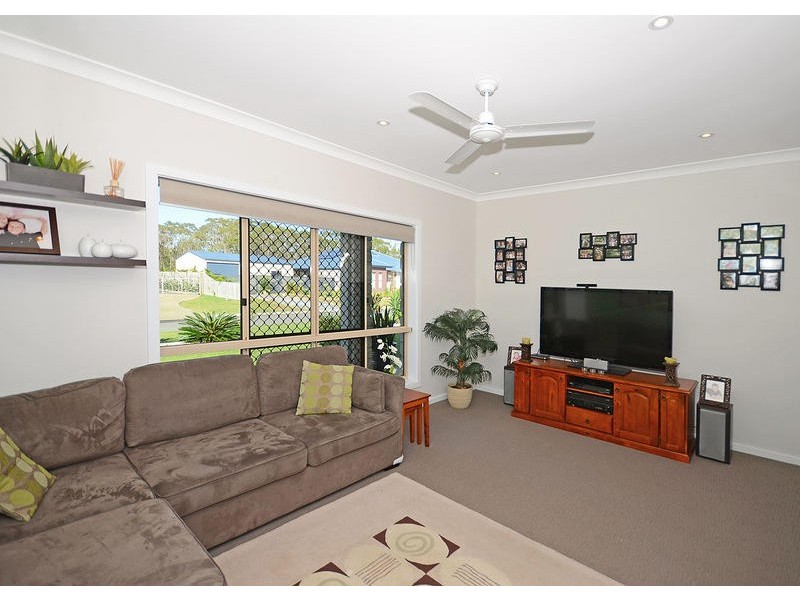1 Heathland Ave, Wondunna QLD 4655