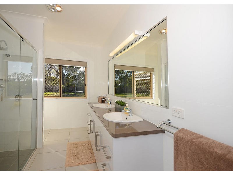 1 Heathland Ave, Wondunna QLD 4655