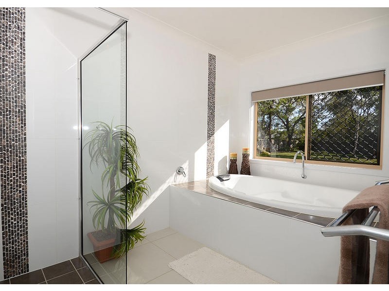 1 Heathland Ave, Wondunna QLD 4655