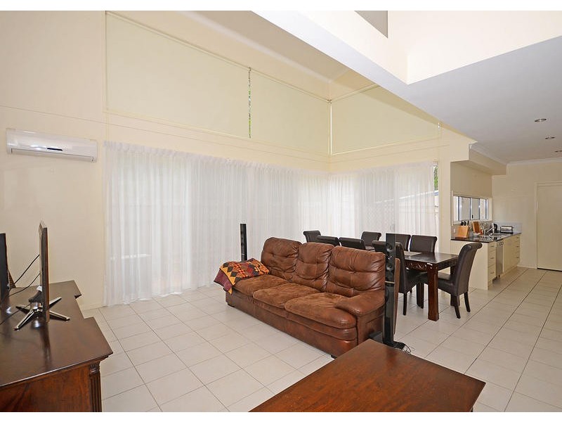 1/ 71 Elizabeth St, Urangan QLD 4655