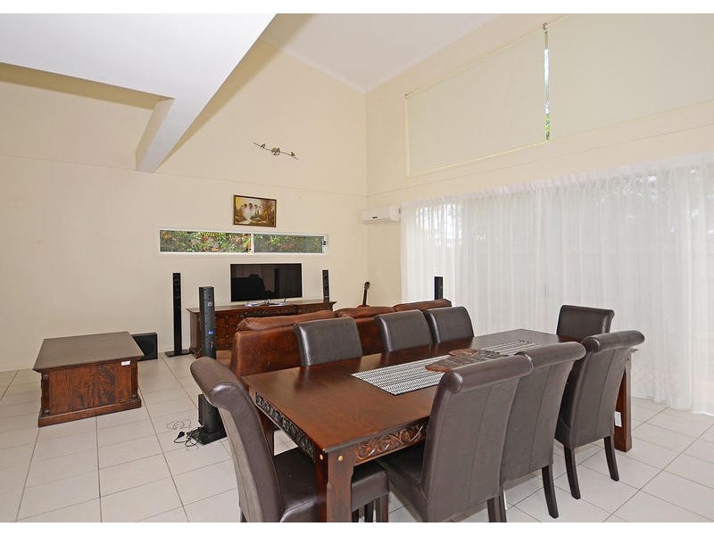 1/ 71 Elizabeth St, Urangan QLD 4655