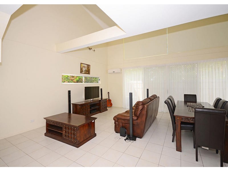 1/ 71 Elizabeth St, Urangan QLD 4655