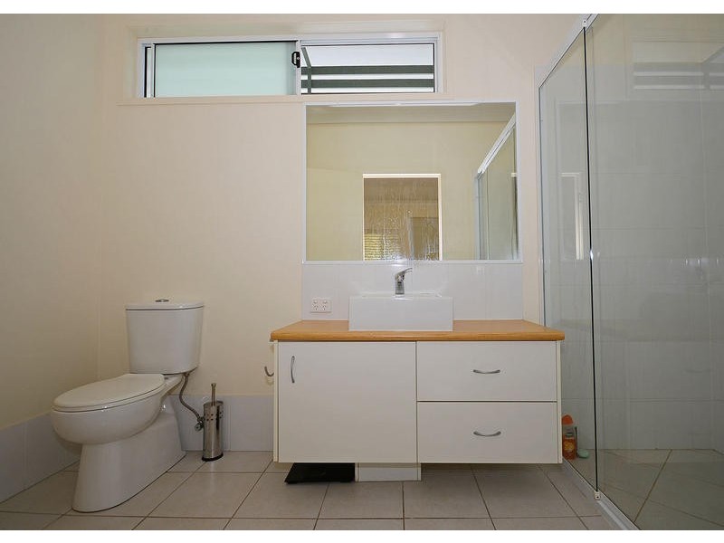 1/ 71 Elizabeth St, Urangan QLD 4655