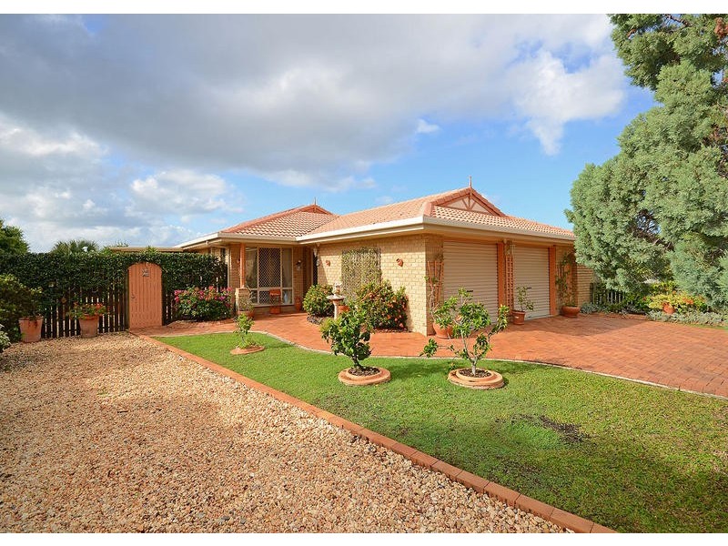 16 Craig Cres, Pialba QLD 4655