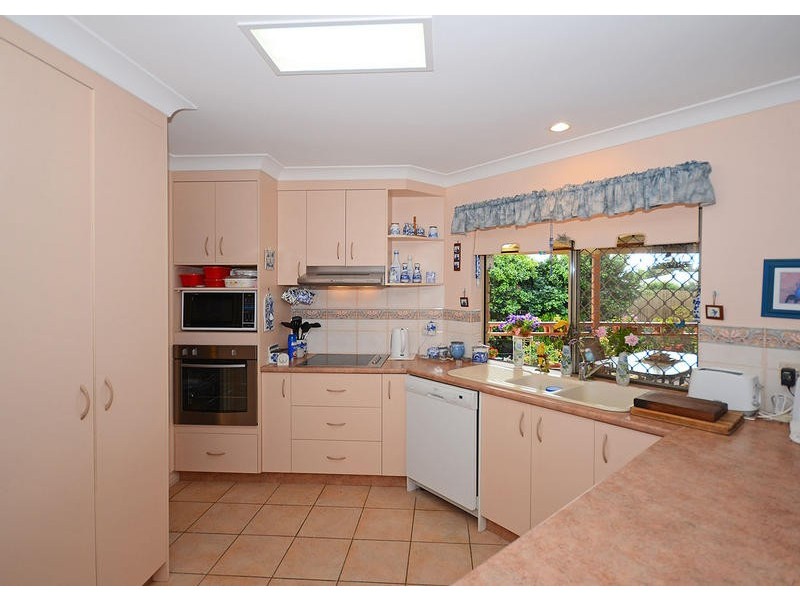 16 Craig Cres, Pialba QLD 4655
