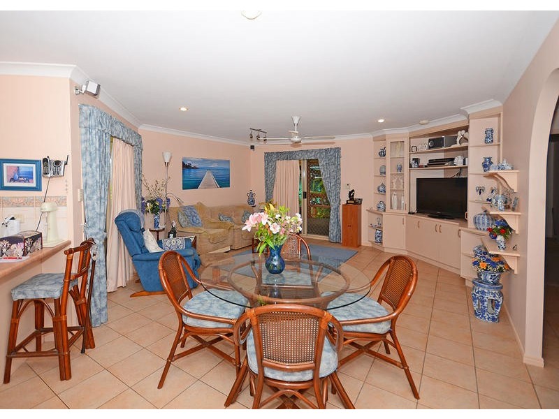 16 Craig Cres, Pialba QLD 4655