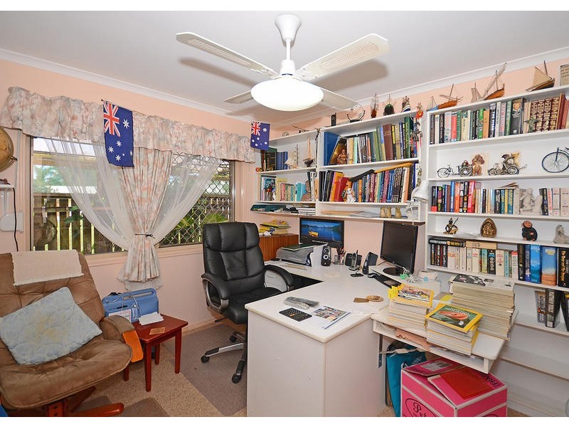 16 Craig Cres, Pialba QLD 4655