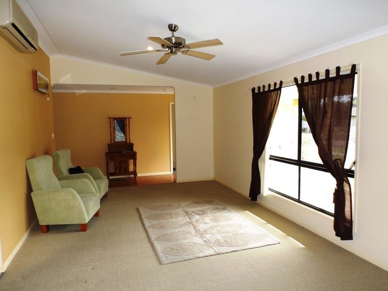 5 Skinner Cr, Urangan QLD 4655