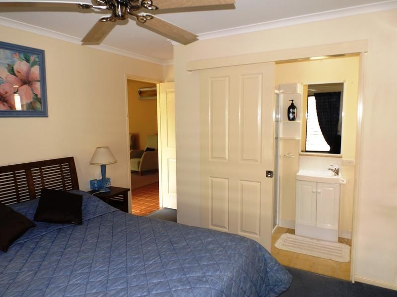 5 Skinner Cr, Urangan QLD 4655