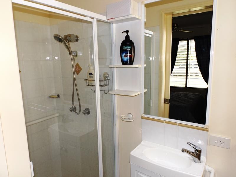 5 Skinner Cr, Urangan QLD 4655