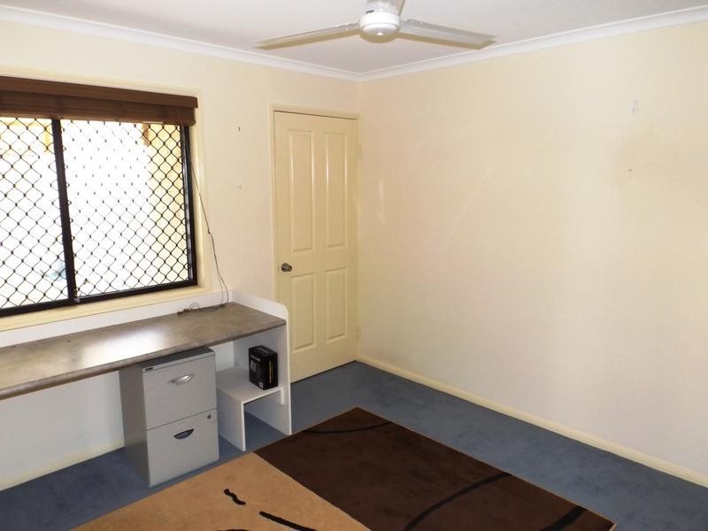 5 Skinner Cr, Urangan QLD 4655