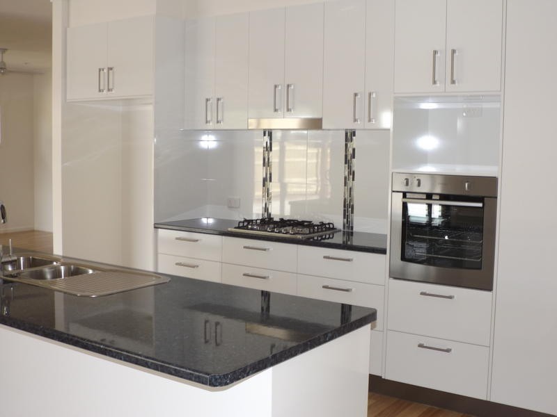 1 Chani Close, Urangan QLD 4655