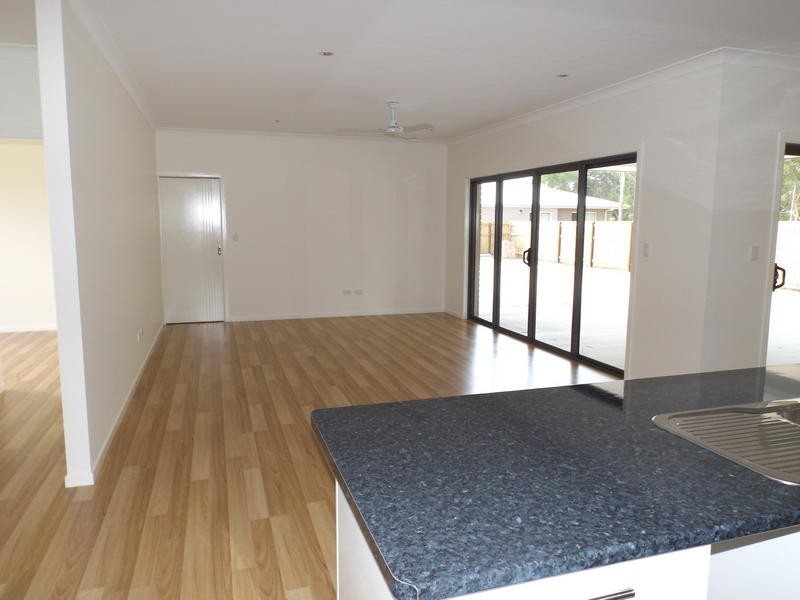 1 Chani Close, Urangan QLD 4655