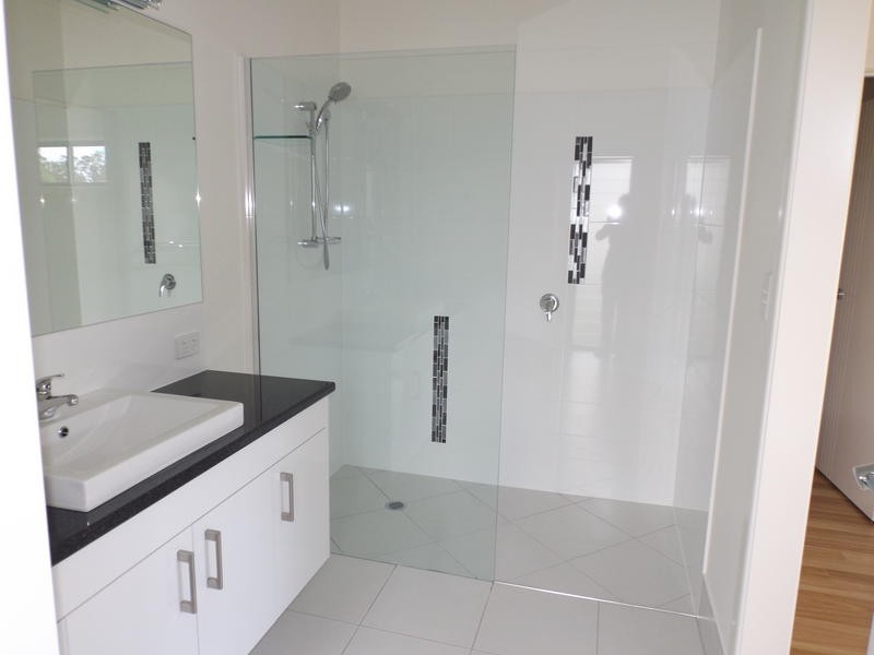 1 Chani Close, Urangan QLD 4655
