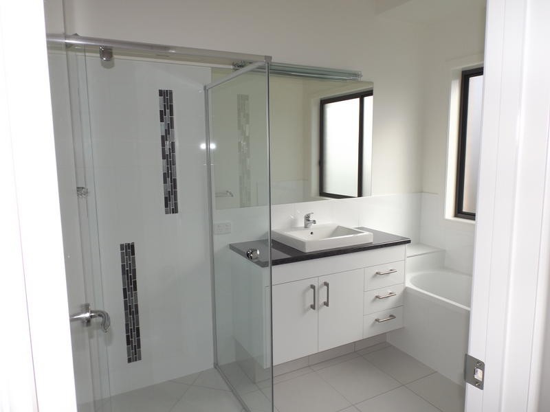 1 Chani Close, Urangan QLD 4655