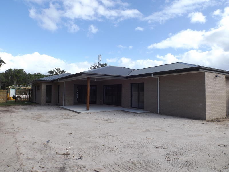 1 Chani Close, Urangan QLD 4655