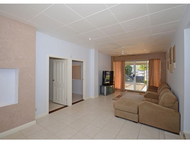 10 Galatea St, Point Vernon QLD 4655