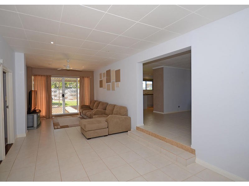 10 Galatea St, Point Vernon QLD 4655