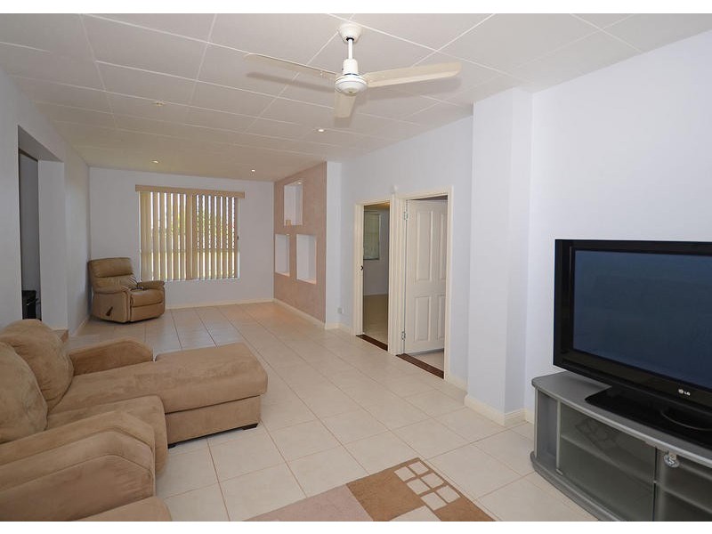 10 Galatea St, Point Vernon QLD 4655