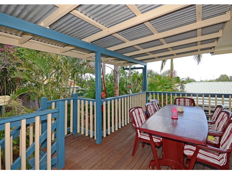 9 Barry St, Torquay QLD 4655