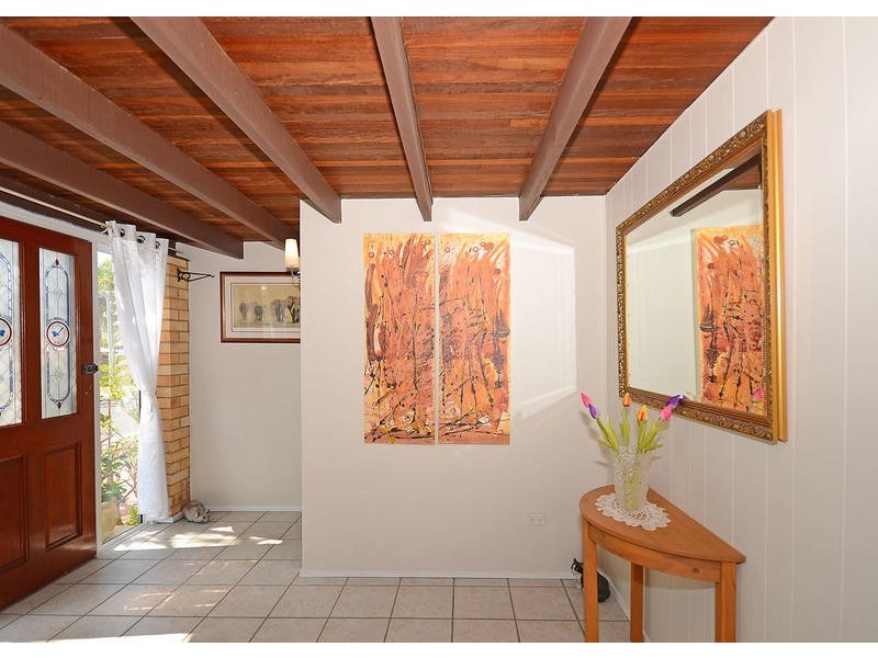 9 Barry St, Torquay QLD 4655
