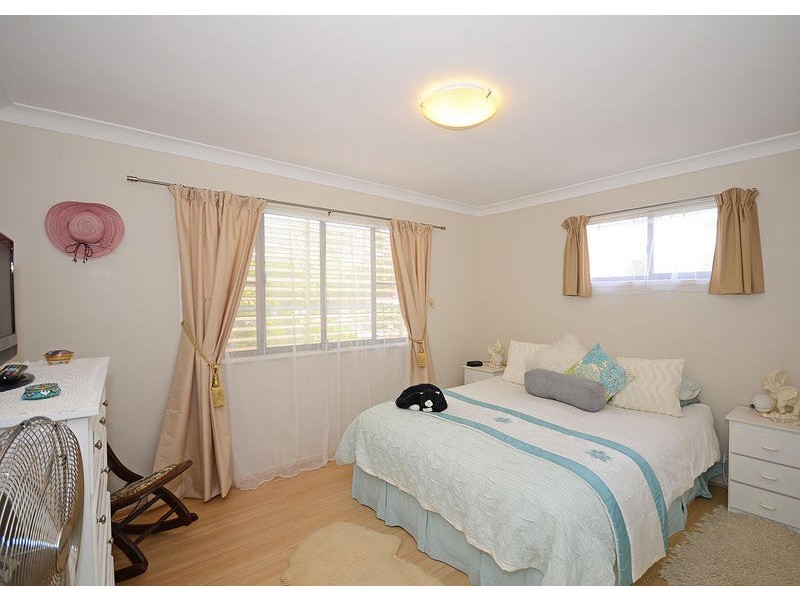 9 Barry St, Torquay QLD 4655