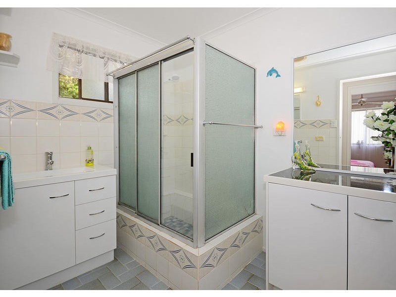 9 Barry St, Torquay QLD 4655