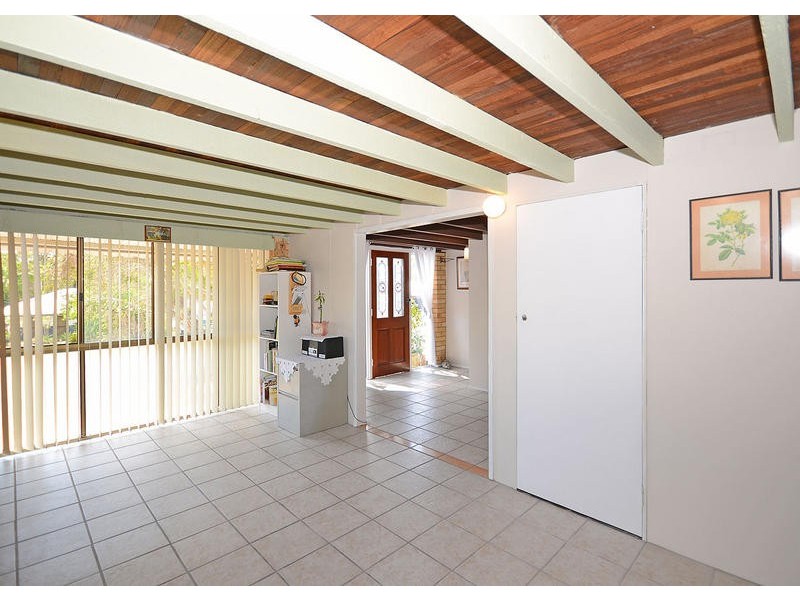9 Barry St, Torquay QLD 4655