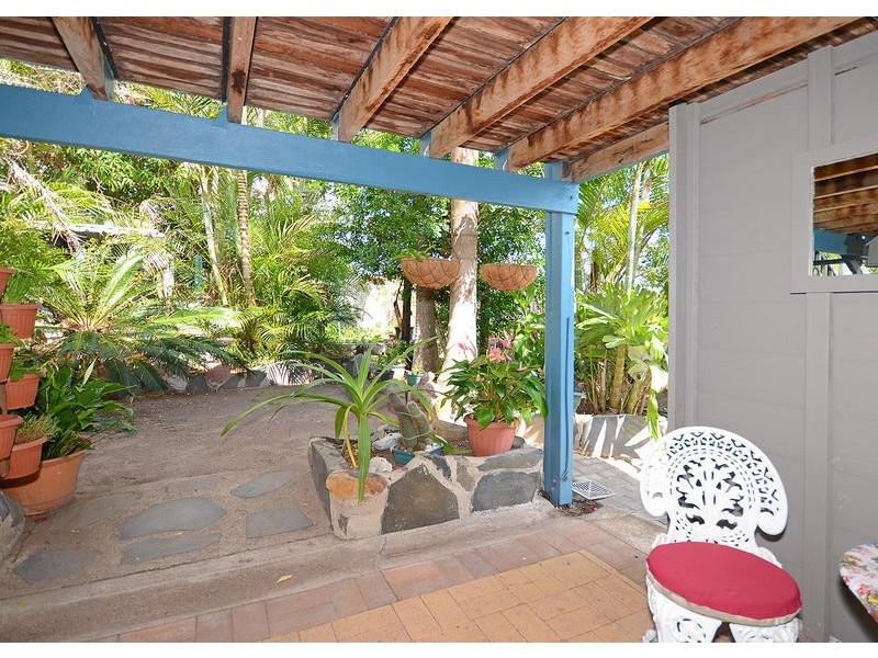 9 Barry St, Torquay QLD 4655