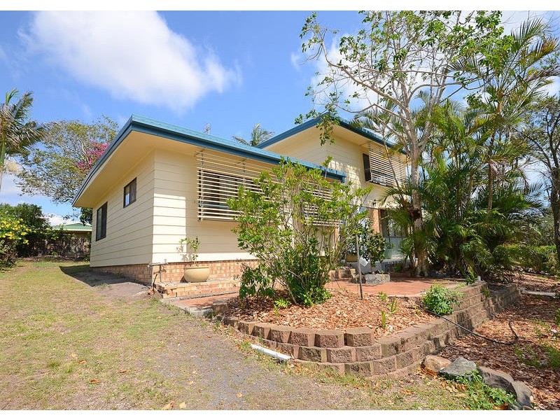 9 Barry St, Torquay QLD 4655